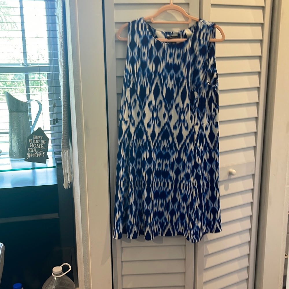 AB studio  lightweight, beautiful dress with navy light blue white sleeveless